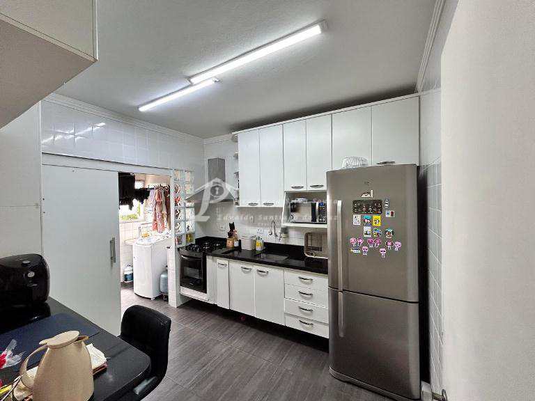 Apartamento para alugar com 2 quartos, 80m² - Foto 14