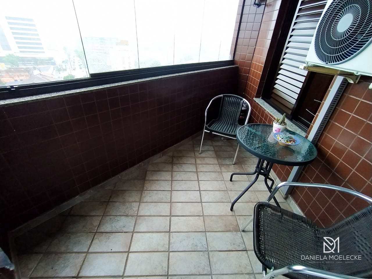 Apartamento à venda com 2 quartos, 75m² - Foto 4