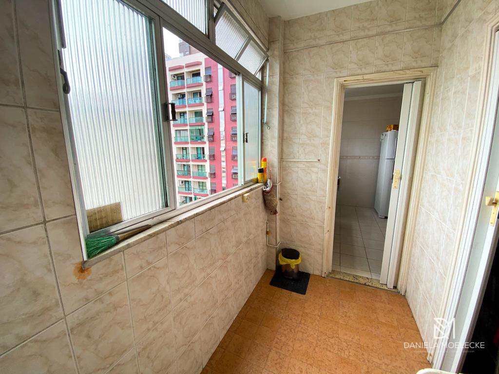 Apartamento à venda com 2 quartos, 100m² - Foto 17