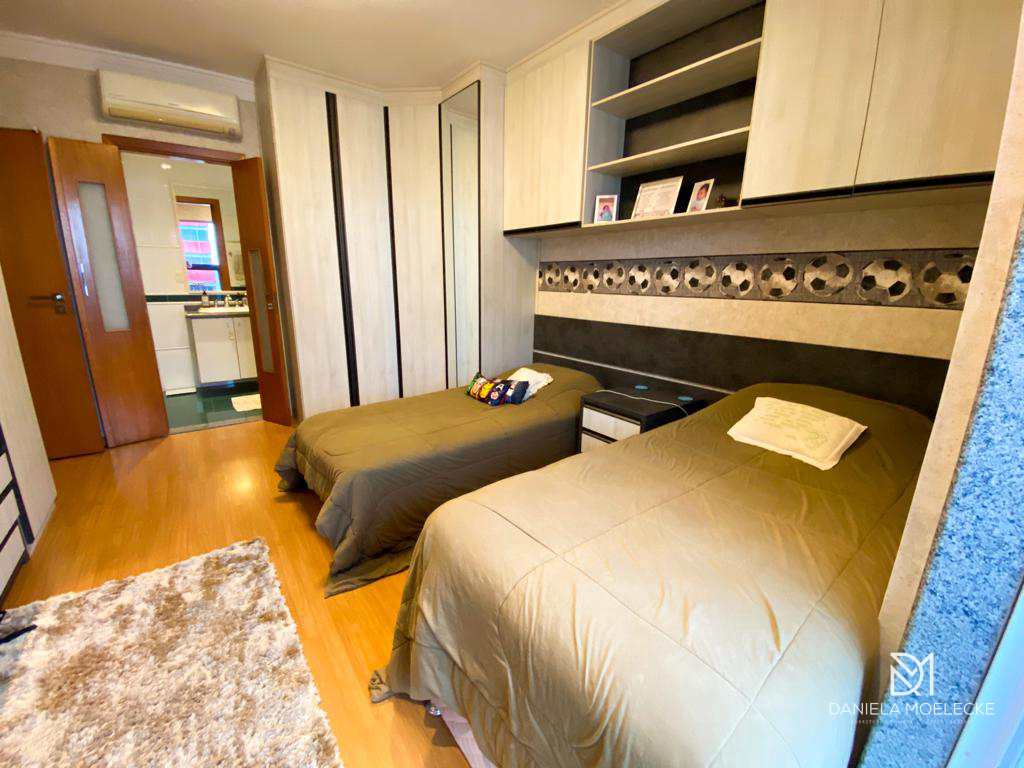 Apartamento à venda com 3 quartos, 210m² - Foto 35