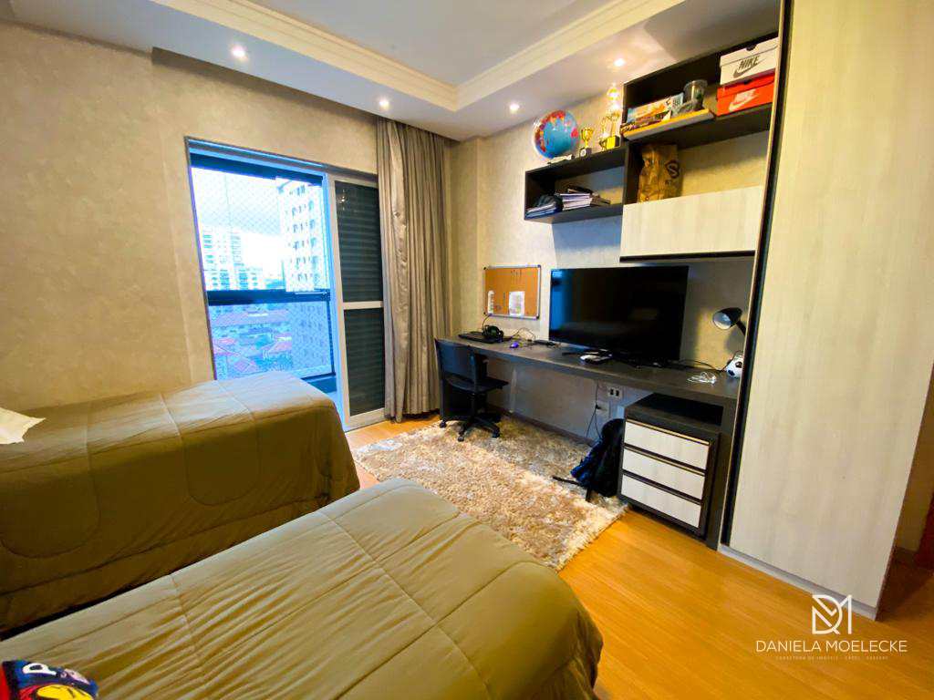 Apartamento à venda com 3 quartos, 210m² - Foto 33