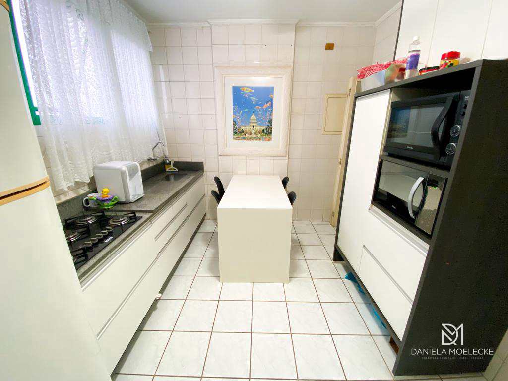 Apartamento à venda com 2 quartos, 78m² - Foto 3