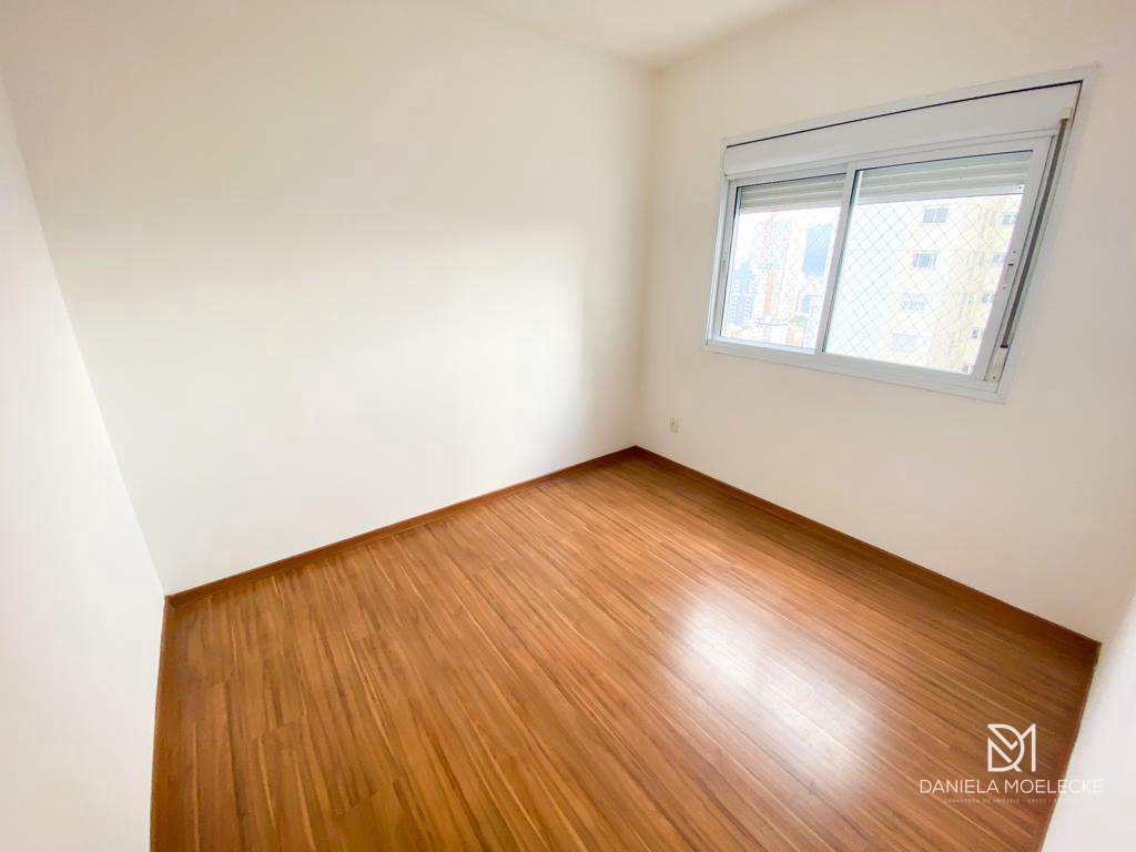 Apartamento à venda com 3 quartos, 111m² - Foto 17