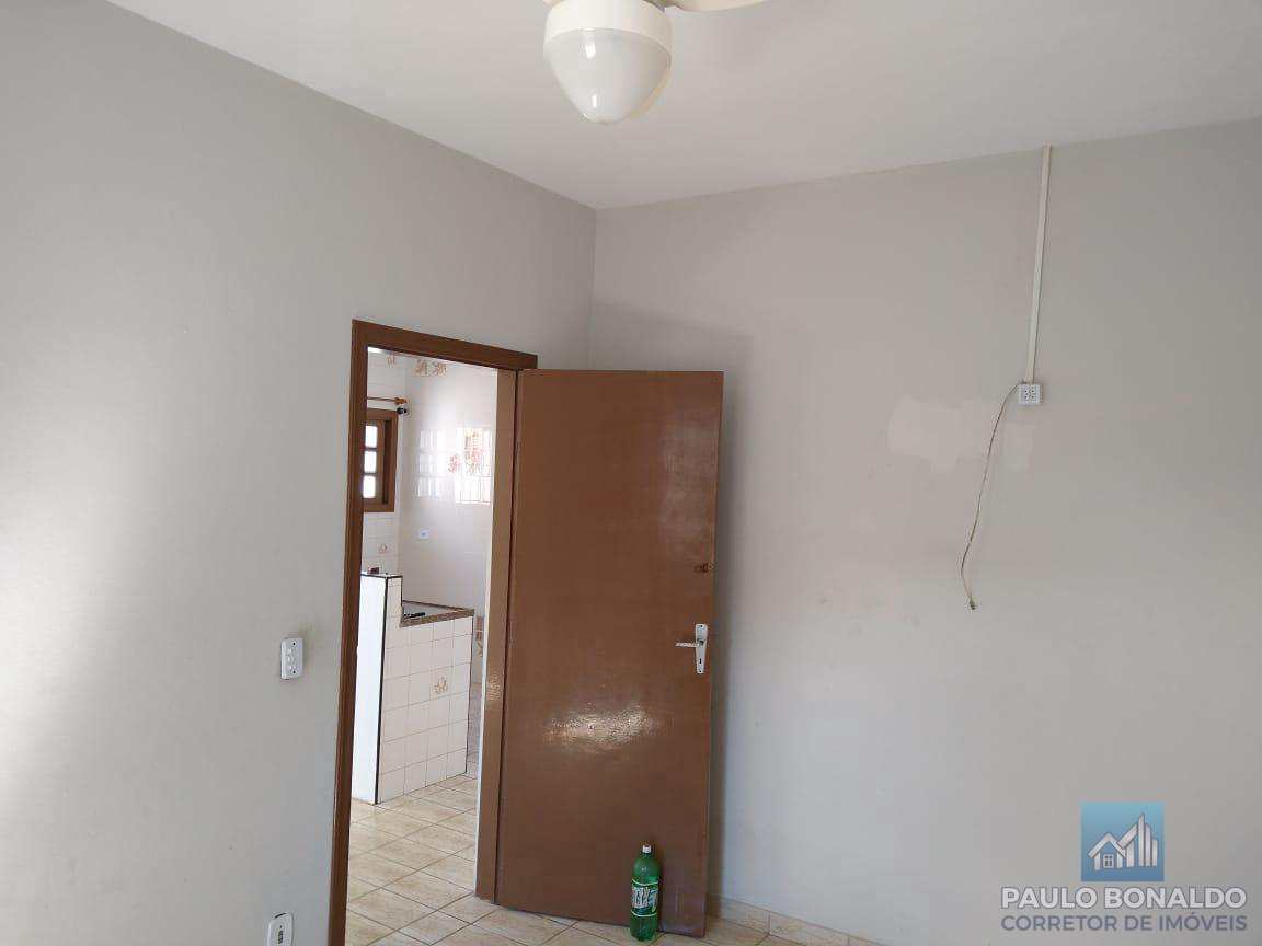 Casa à venda com 2 quartos, 250m² - Foto 8