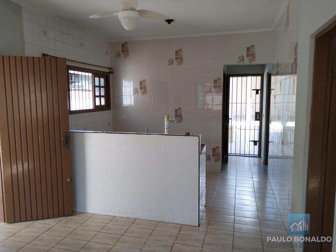 Casa à venda com 2 quartos, 250m² - Foto 1