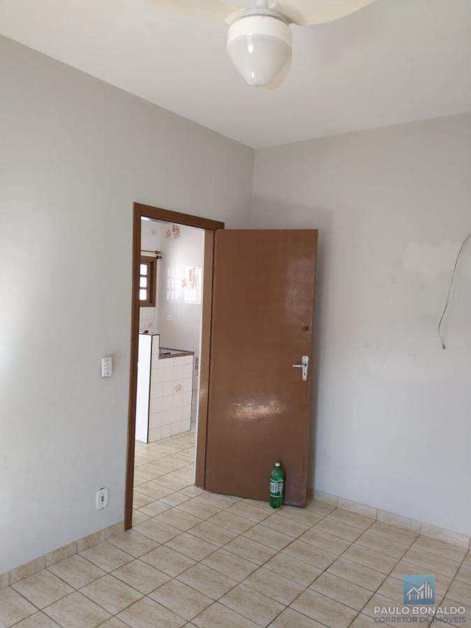 Casa à venda com 2 quartos, 250m² - Foto 9