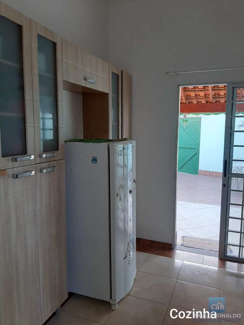 Casa à venda com 3 quartos, 320m² - Foto 16