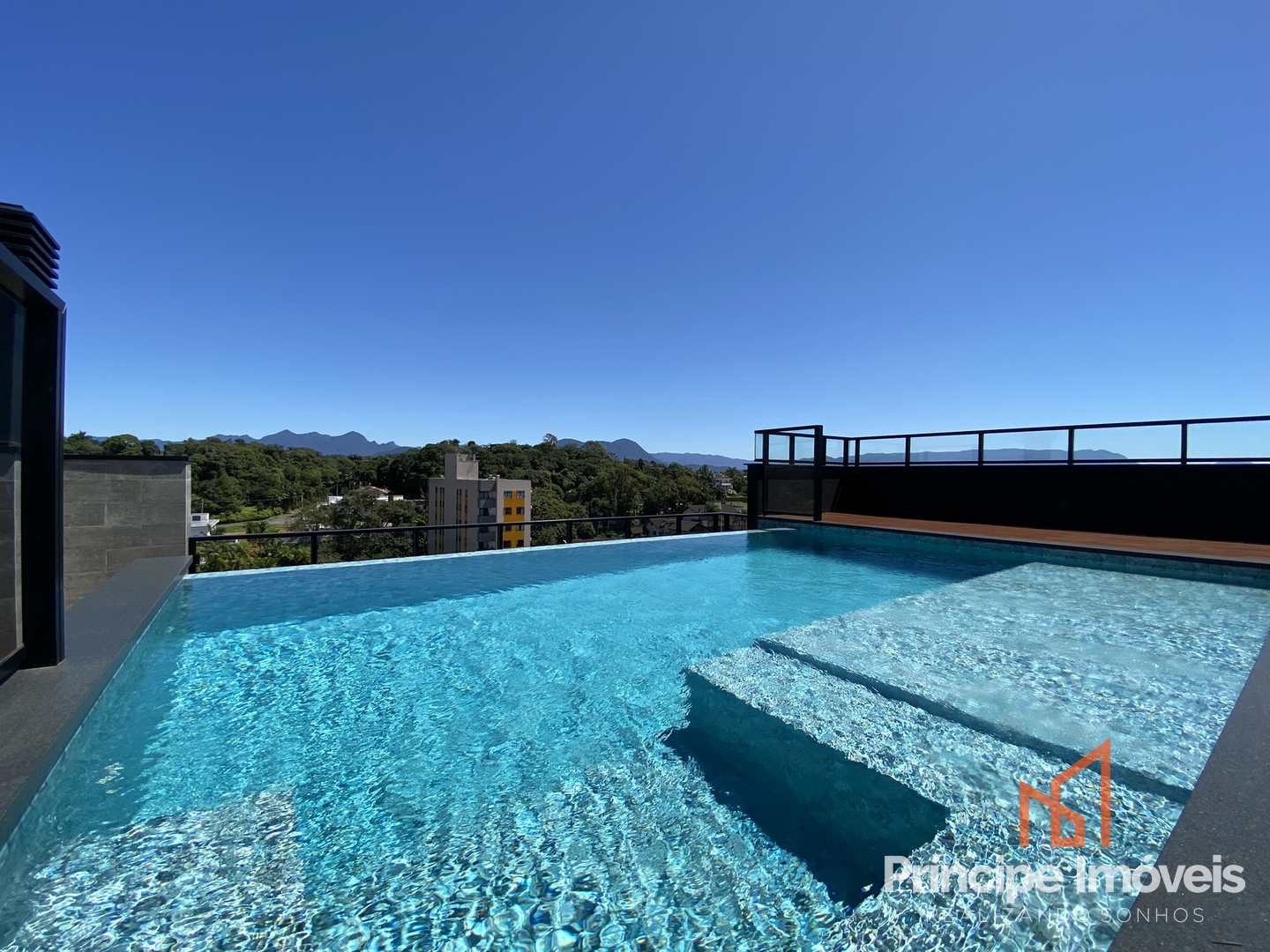 Apartamento com 03 suítes no América