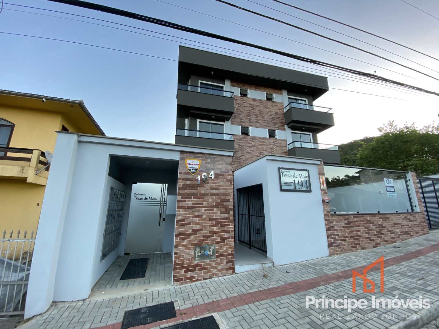 Apartamento com 2 dormitórios no Iririú