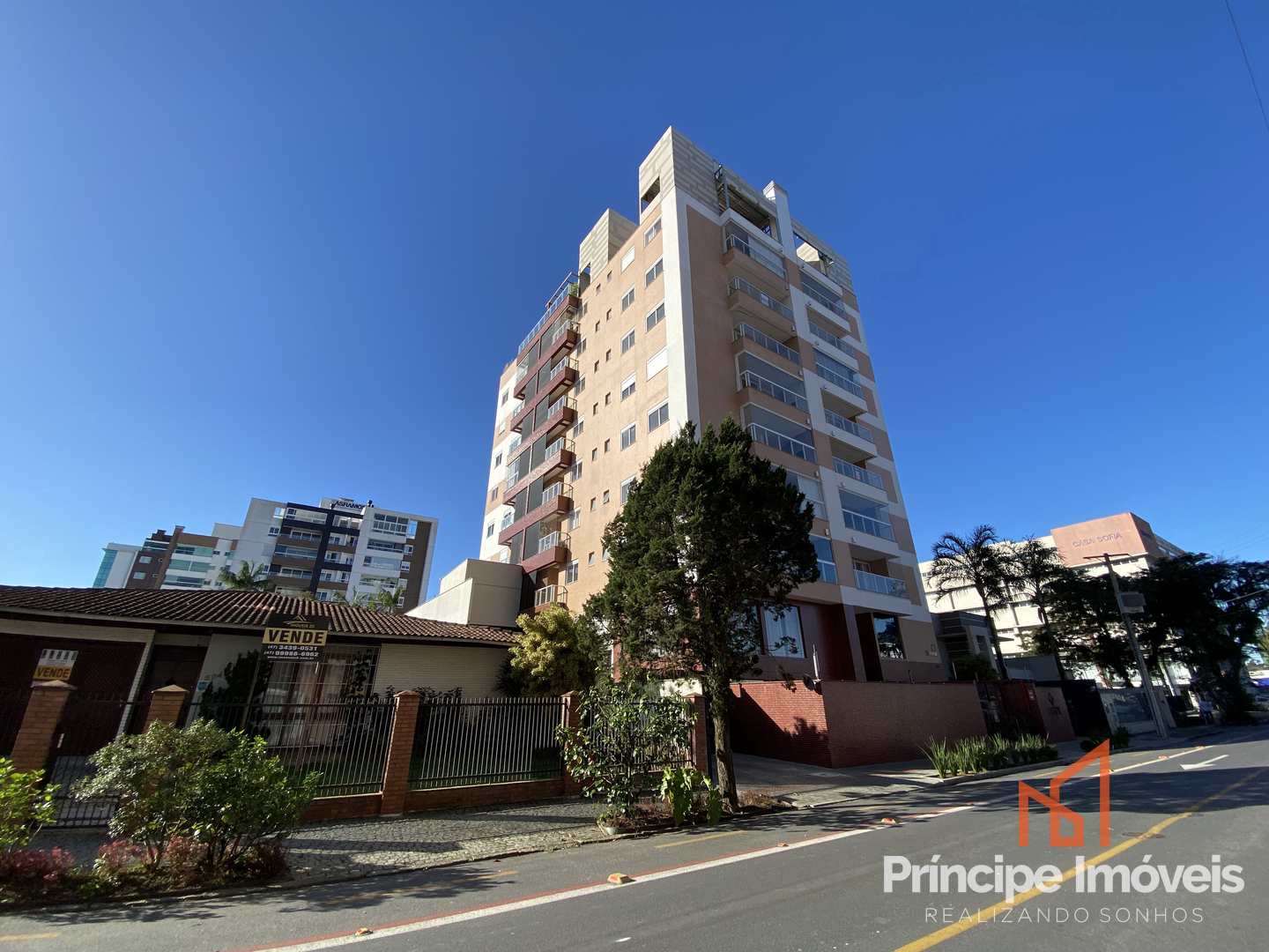 Apartamento com 3 suítes no América-Joinville