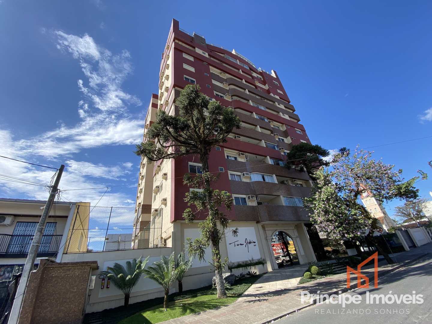 Apartamento com 4 dormitórios no Anita Garibaldi