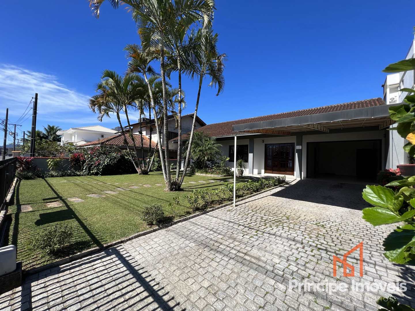 Casa com 3 dormitórios no Iririú