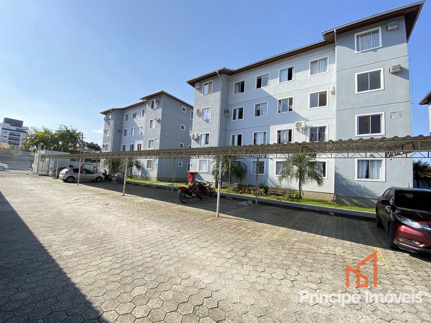 Apartamento com 2 dormitórios no Aventureiro