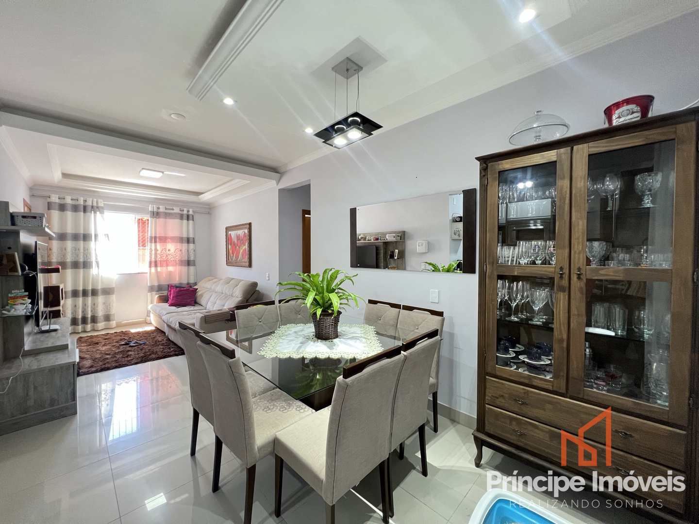 Apartamento com 3 dormitórios no Iririú