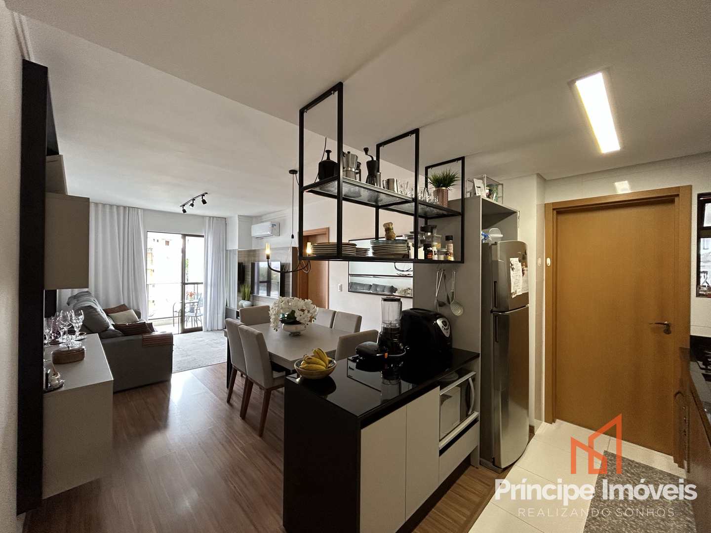 Apartamento com 03 quartos no Anita Garibaldi