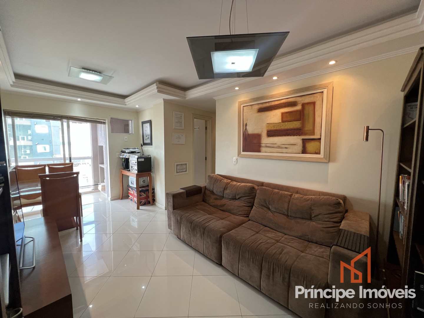 Apartamento com 03 dormitórios no América