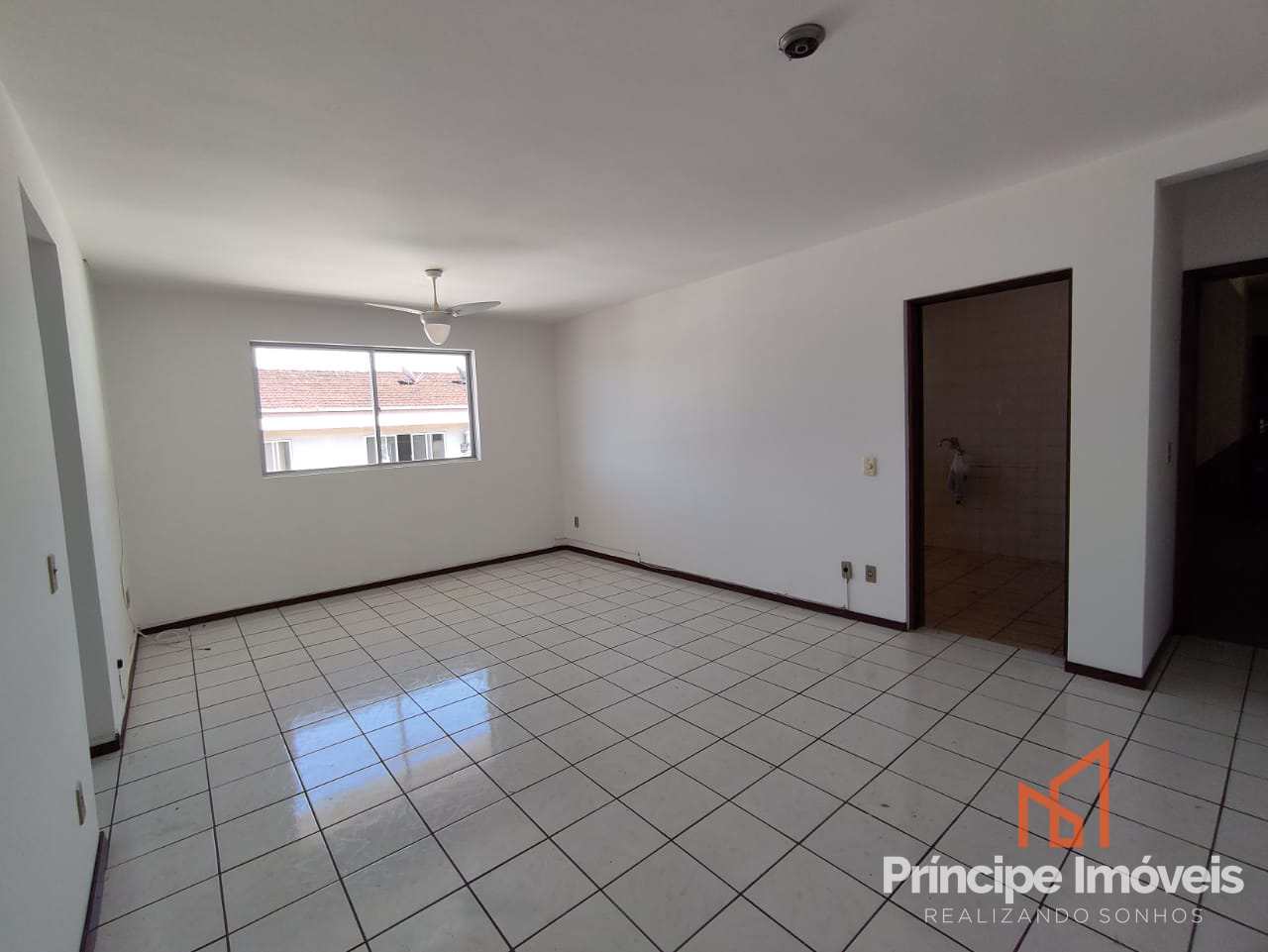 Apartamento com 2 dormitórios no Saguaçu
