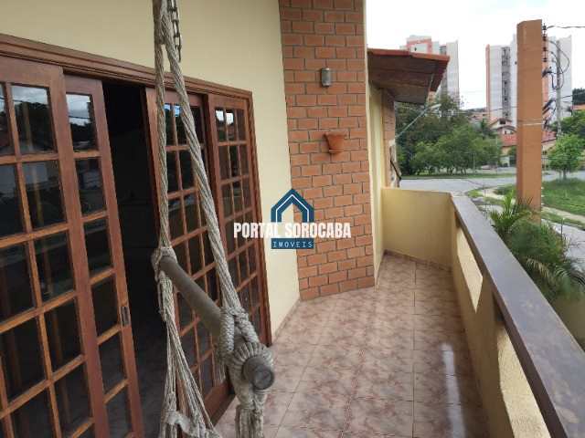 Casa à venda com 3 quartos, 300m² - Foto 2