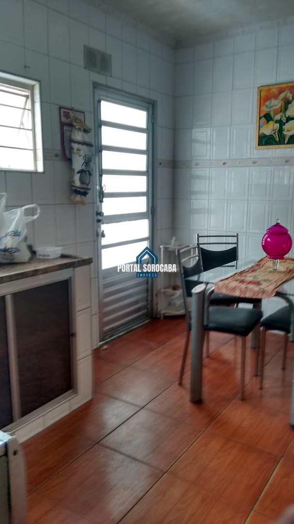 Casa à venda com 4 quartos, 200m² - Foto 4