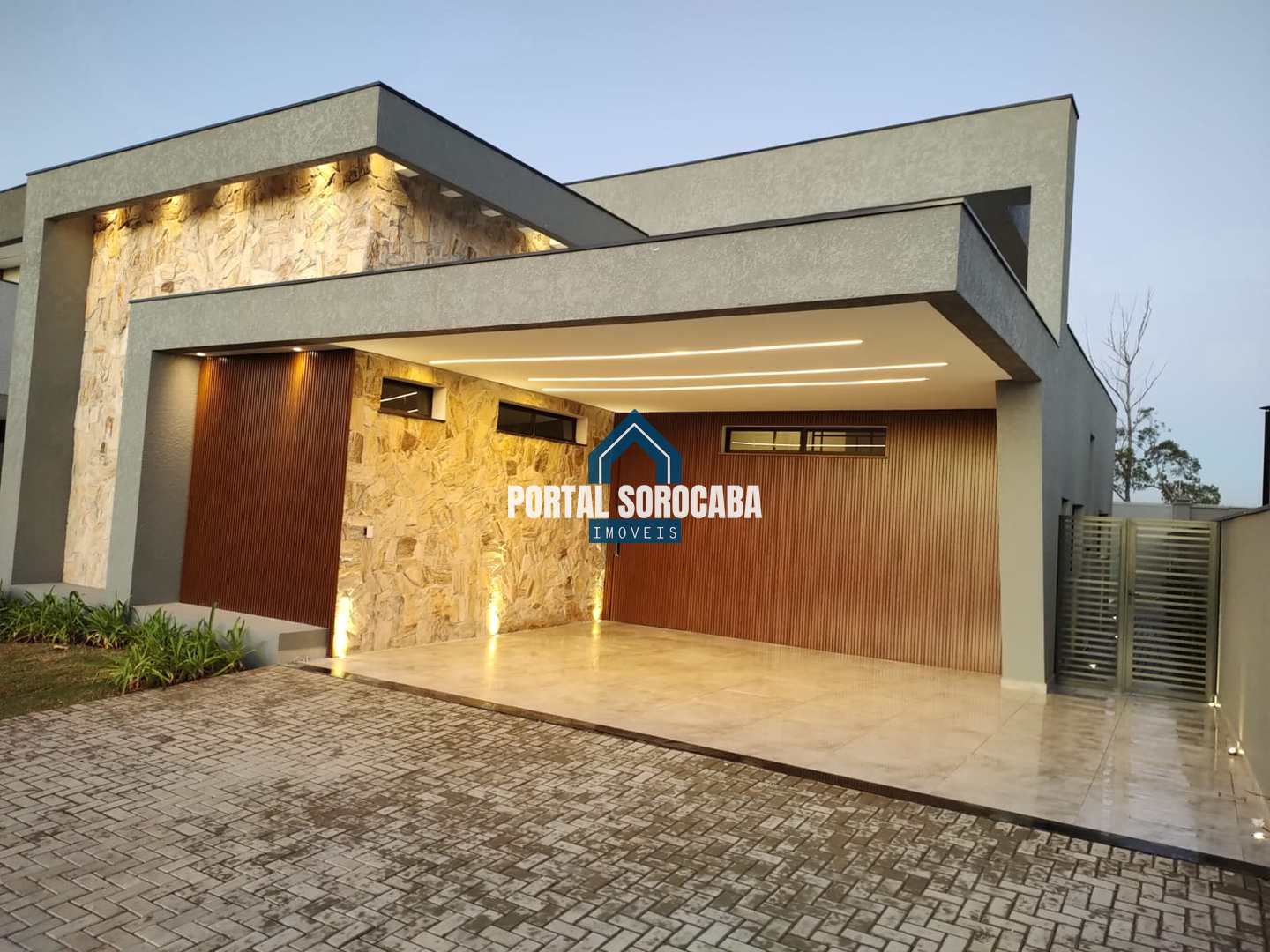 Casa de Condomínio à venda com 3 quartos, 243m² - Foto 2