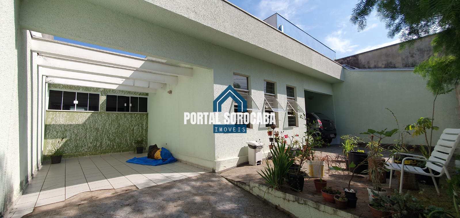 Casa à venda com 3 quartos, 250m² - Foto 1