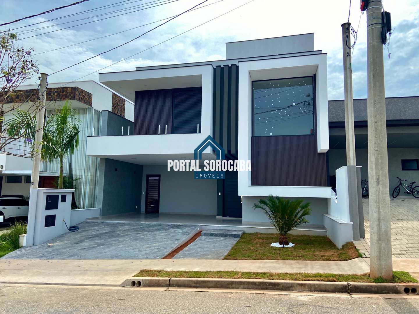 Casa de Condomínio à venda com 3 quartos, 232m² - Foto 1