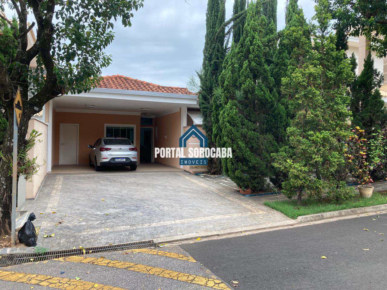 Casa de Condomínio à venda com 3 quartos, 300m² - Foto 2