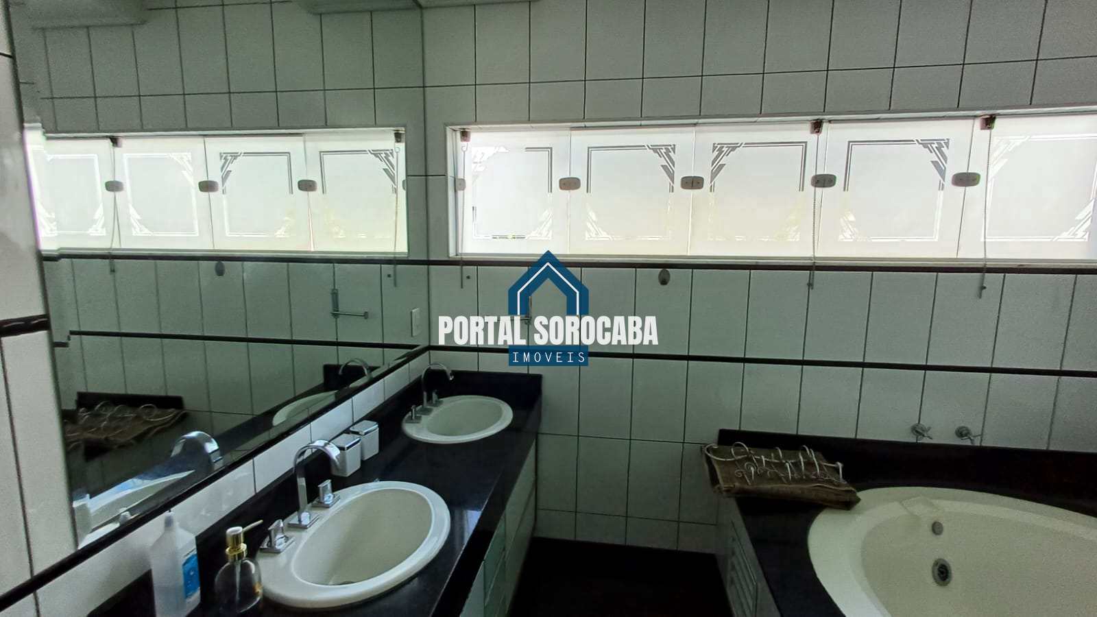 Casa de Condomínio à venda e aluguel com 4 quartos, 290m² - Foto 44